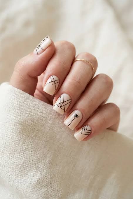 Minimalist Geometrics: Linear Forms in Cuticle Design